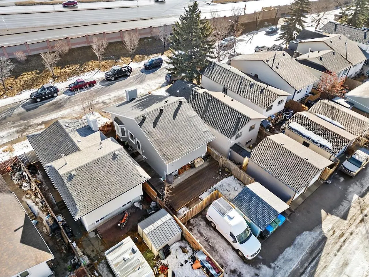 1 Bedroom Cozy Retreat - Queen Bed, Pet Friendly, Smart Tv, Secure & Private Access, Free Parking, Netflix & More! Calgary 0*,  Canada